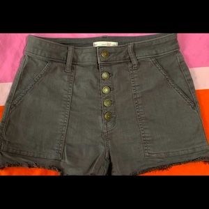 SO size 7/28 High Rise Utility shorts.